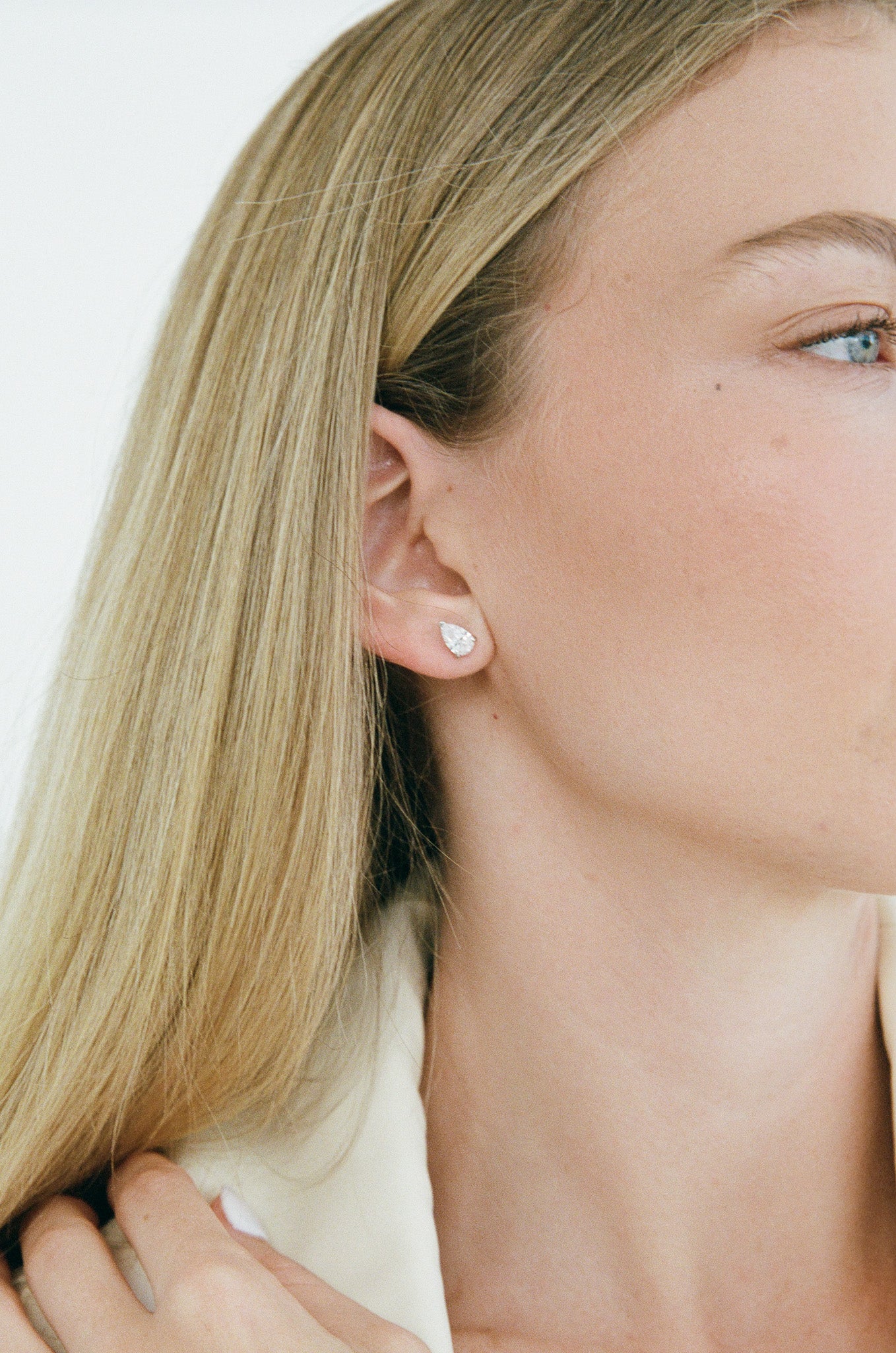 Pear Studs 1CT