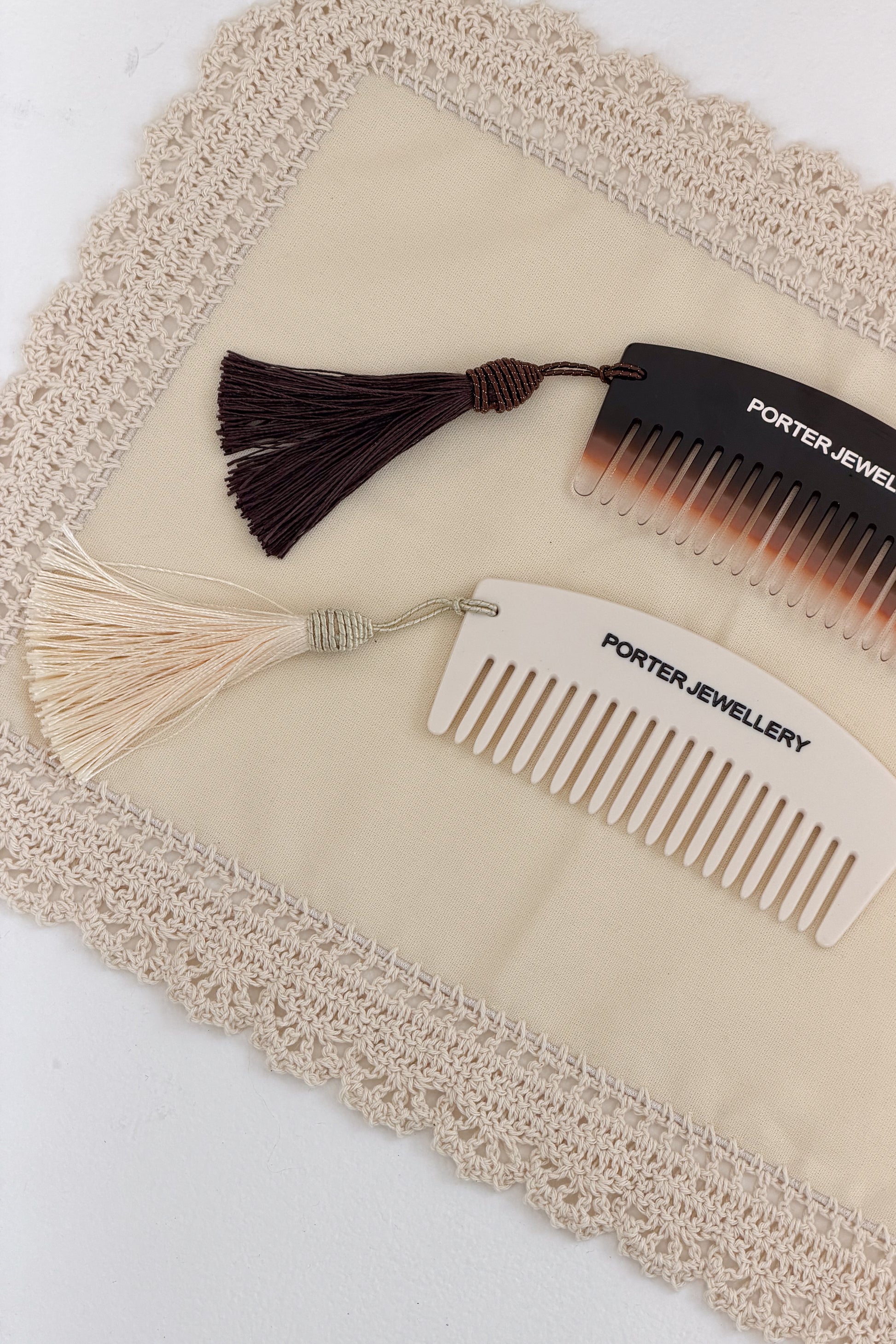 Tassel Comb - Creme
